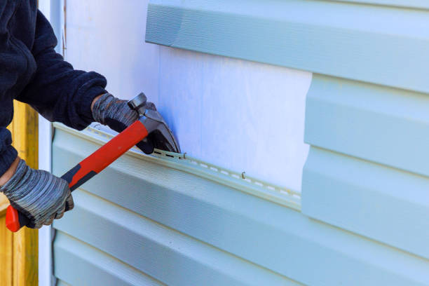 Reliable Emergency Siding Repair contractor in Glen Ellyn, IL by Squared Siding